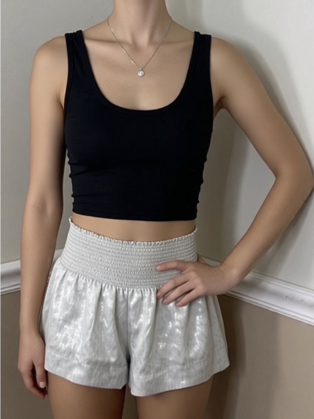 💚 5 for $25! TCEC White Smocked shorts